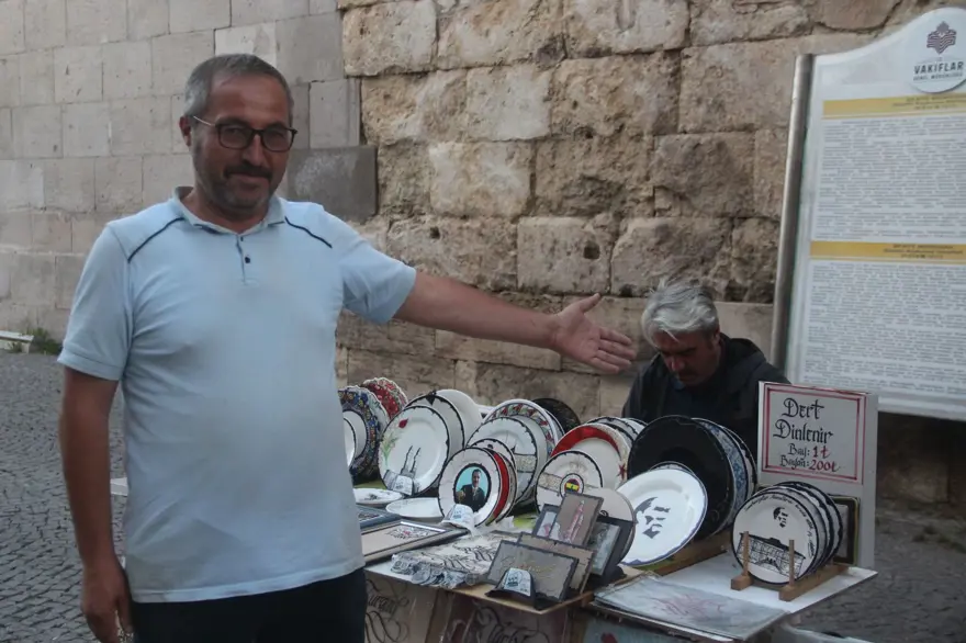 Ücret karşılığı dert dinliyor: Kadınlar 200, erkekler 1 TL 1