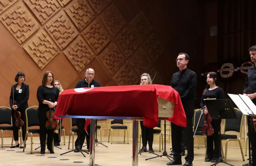 Dünyaca ünlü keman virtüözü Suna Kan'a veda 6 Dünyaca ünlü keman virtüözü Suna Kan'a veda 6