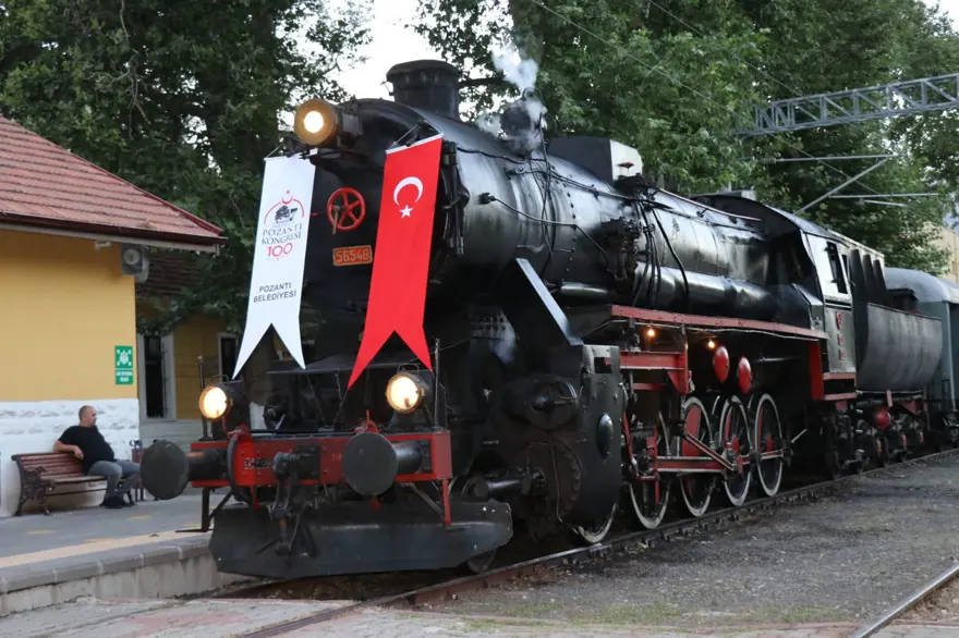 Atatürk'ü 100 yıl önce Pozantı'ya getiren buharlı kara tren yeniden Pozantı'da 4