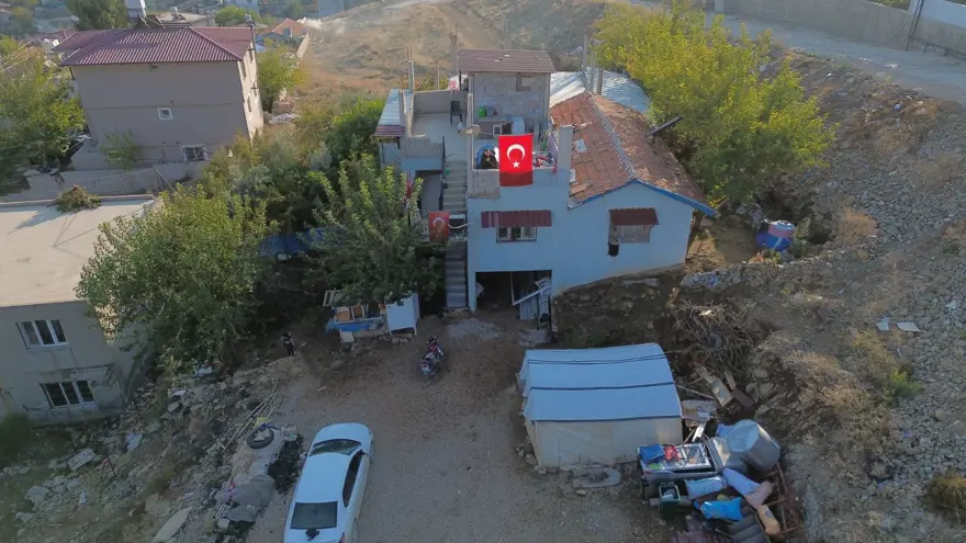 Şehidin 24 yıllık hatırası ailesi tarafından odasında yaşatılıyor 4