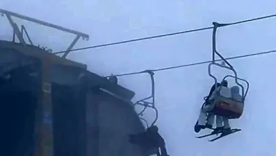 Uludağ'da panik | Telesiyejde asılı kaldı