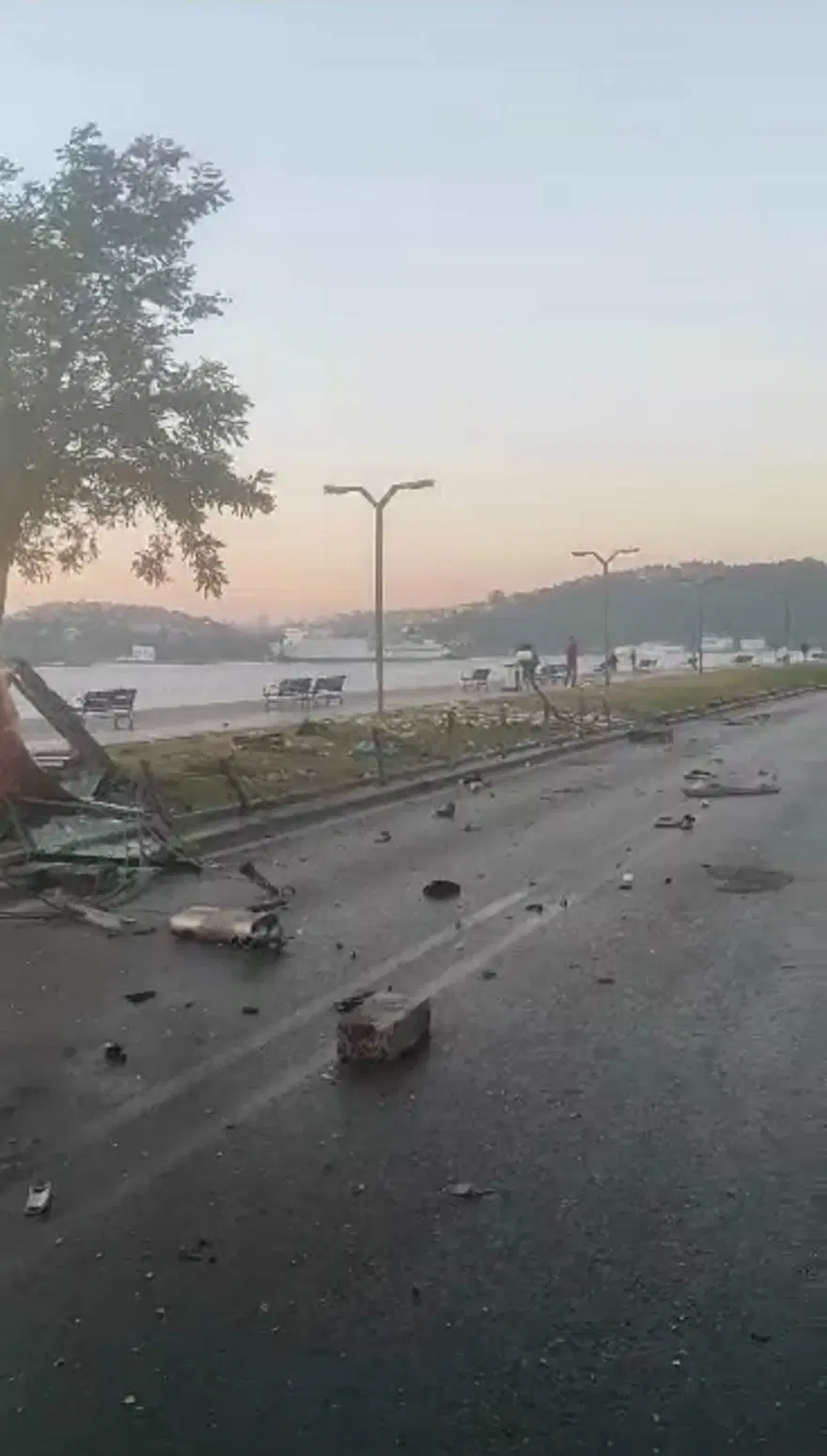 Sahil yolunu savaş alanına çeviren kaza (Taklalar atancipten sağ çıktı) 7 Sahil yolunu savaş alanına çeviren kaza (Taklalar atancipten sağ çıktı) 7