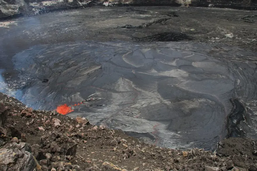 Hawaii'de Kilauea yanardağındaki lav denizi akmaya başladı 10 Hawaii'de Kilauea yanardağındaki lav denizi akmaya başladı 10