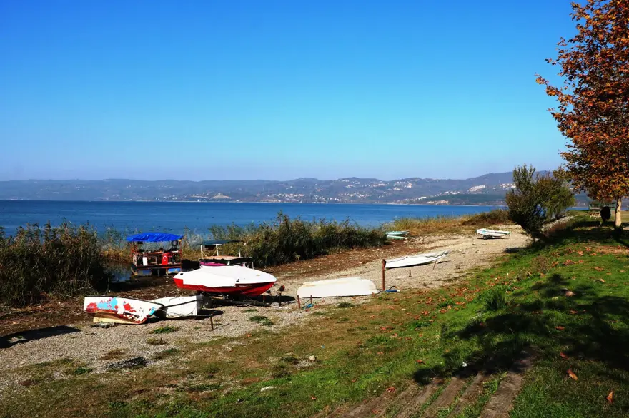 Sapanca Gölü'nde su seviyesi kritik noktaya doğru düşüyor 3