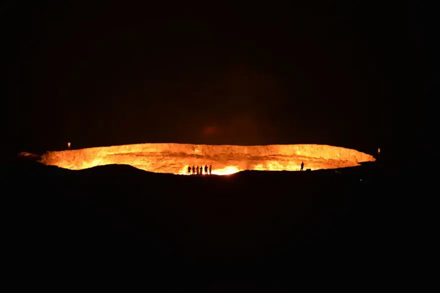 Çölün ortasında Cehennem kapısı: Tanrıların öfkesi olduğuna inanılıyor Çölün ortasında Cehennem kapısı: Tanrıların öfkesi olduğuna inanılıyor