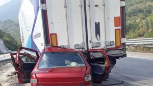 Tokat’ta feci kaza | Otomobil, TIR’a arkadan çarptı: 3 ölü Tokat’ta feci kaza | Otomobil, TIR’a arkadan çarptı: 3 ölü