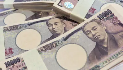 Japonya'da 20 yılın ardından ilk kez yeni banknot tedavüle sokuldu