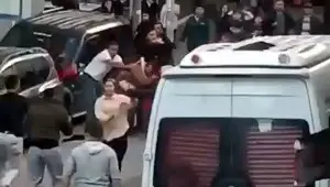 Esenyurt'ta laf atma kavgası: İki yaralı