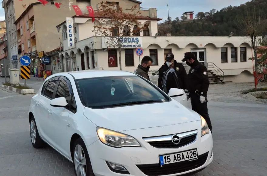 Nüfusunun yüzde 70'i karantinada olan ilçede sıkı denetim 2