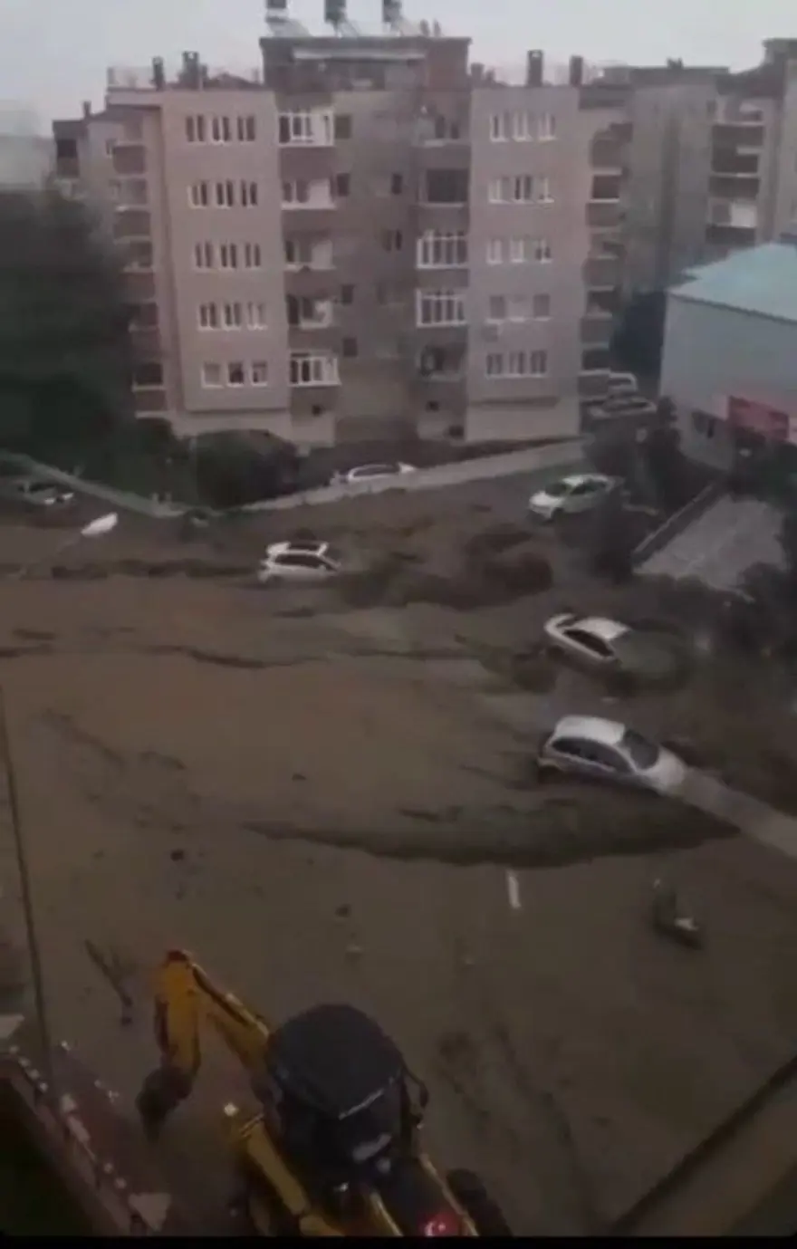 Bursa'yı fırtına, sağanak ve dolu vurdu 12 Bursa'yı fırtına, sağanak ve dolu vurdu 12