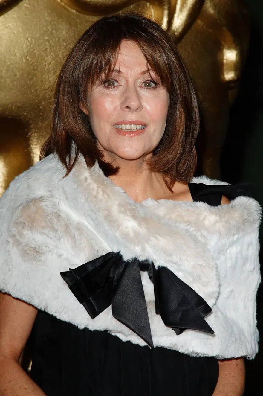 ELİSABETH SLADEN 11 ELİSABETH SLADEN 11