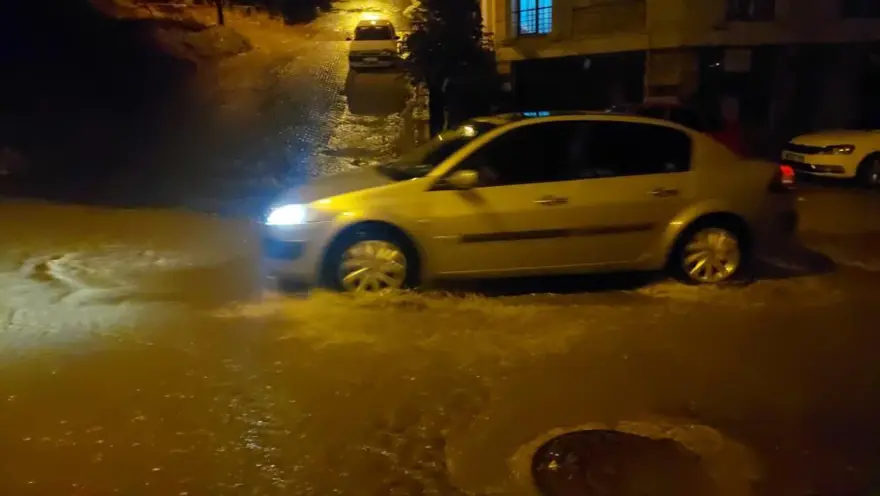 TEKİRDAĞ'DA ŞİDDETLİ SAĞANAK HAYATI OLUMSUZ ETKİLEDİ 10 TEKİRDAĞ'DA ŞİDDETLİ SAĞANAK HAYATI OLUMSUZ ETKİLEDİ 10