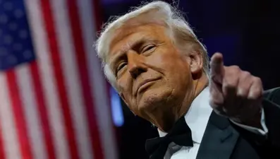 Vergi duyurusundan önce “Satın alın” demişti: Trump’a manipülasyon suçlaması