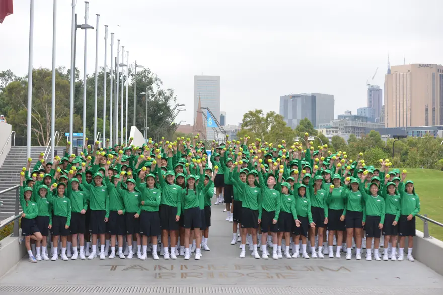 Kortların sessiz kahramanları, top toplayıcı çocuklar 8 Kortların sessiz kahramanları, top toplayıcı çocuklar 8