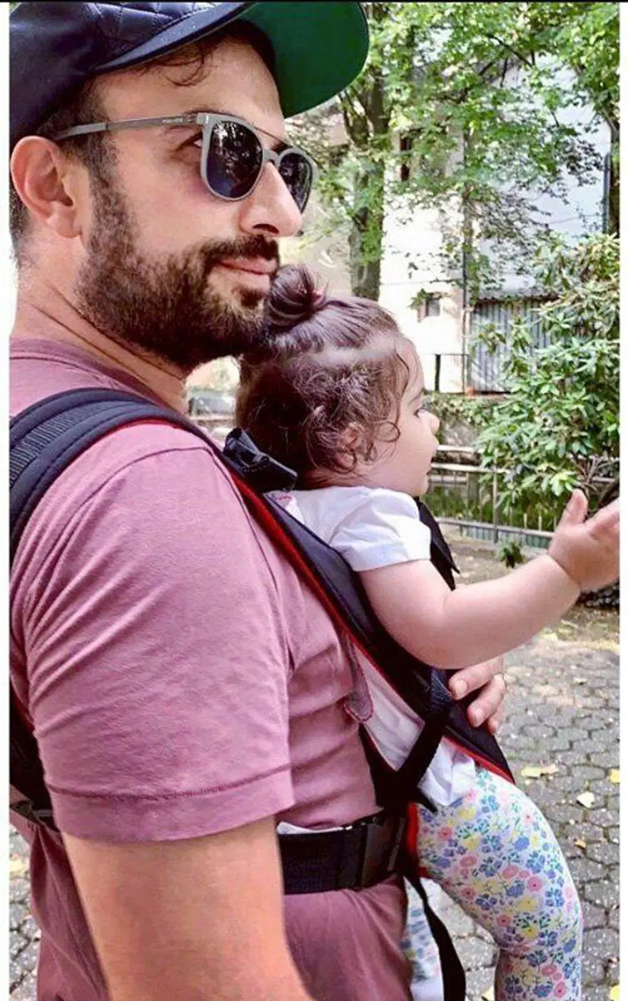 Tarkan kızı Liya'nın doğum fotoğraflarını paylaştı 