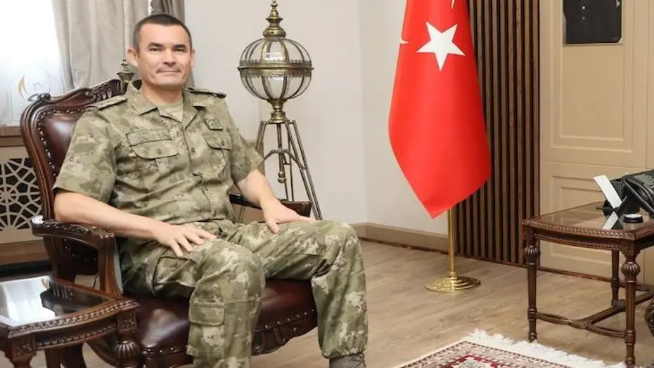 Makam aracıyla insan kaçakçılığı yapan eski tuğgeneralin cezası kesinleşti