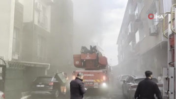 Fatih Karagümrük'te bina yangını