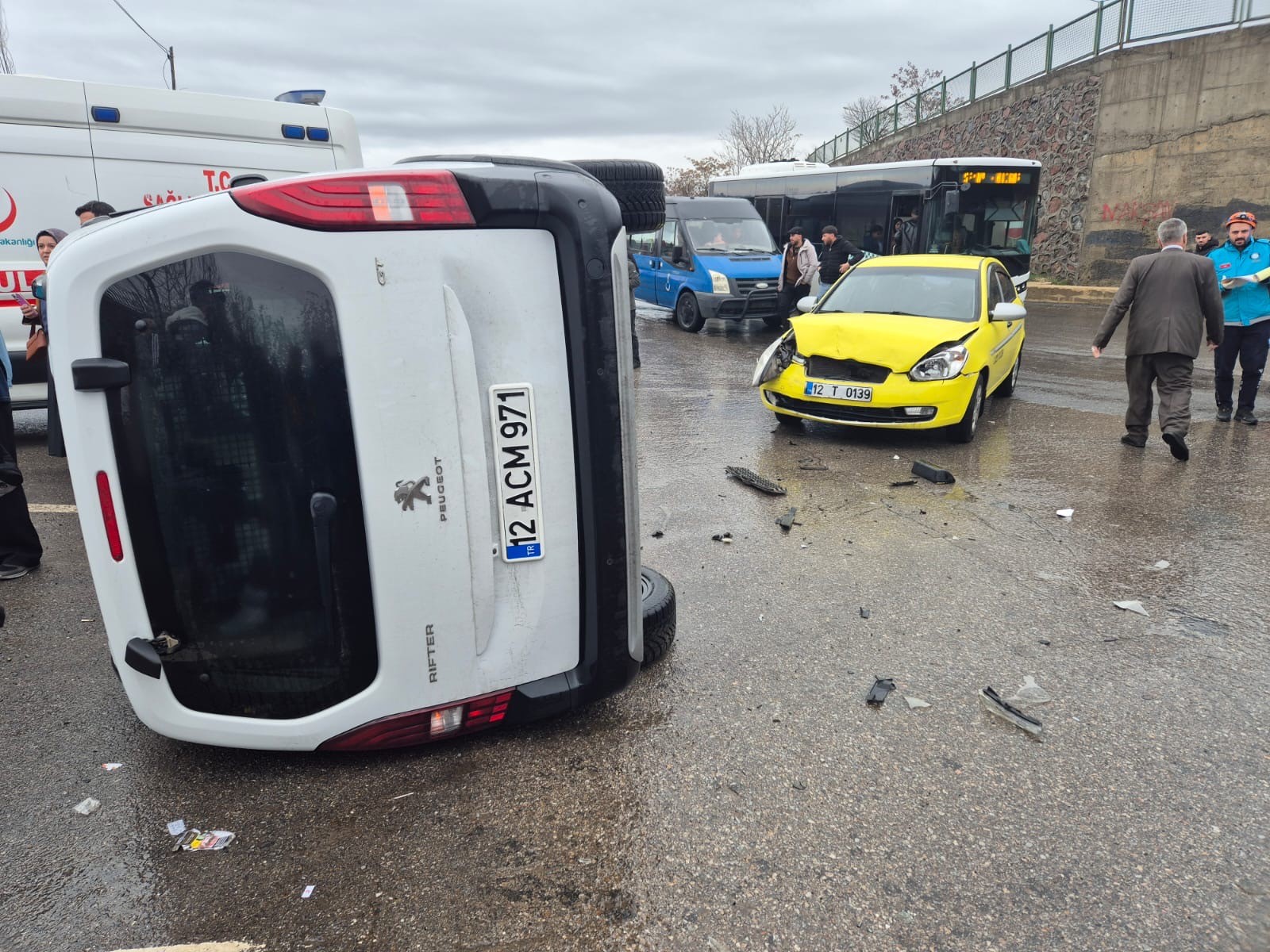 Bingöl’de trafik kazası: 5 yaralı