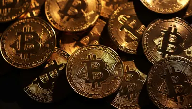 Bitcoin'de düşüş sürüyor: 100 bin doların altına indi
