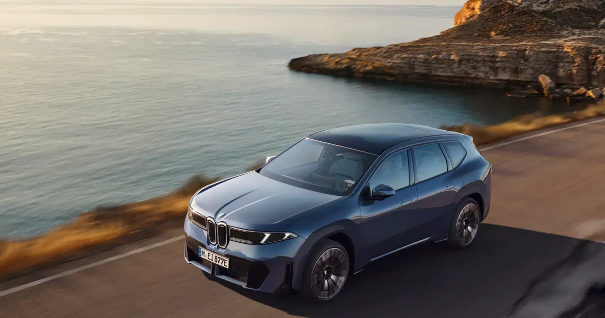 BMW, genç alıcılara hitap etmek için geleneksel kontrollerden uzaklaşıyor