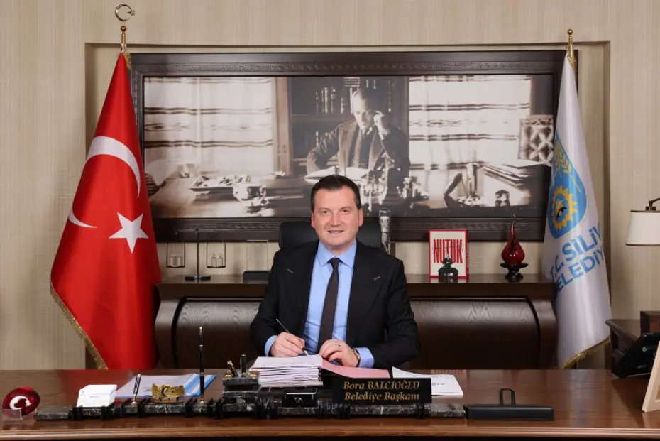 Silivri Belediyesi'ne yolsuzluk operasyonu. Belediye Başkanı Bora Balcıoğlu gözaltında