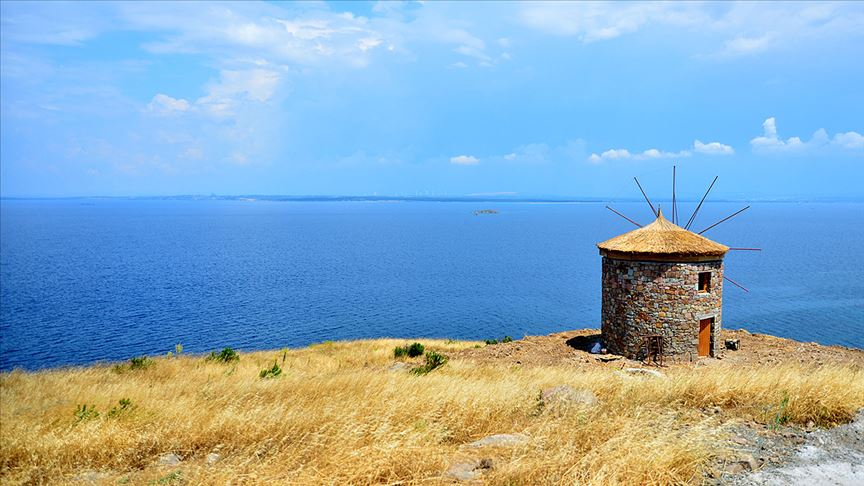 Bozcaada'ya geçiş yasağı geldi