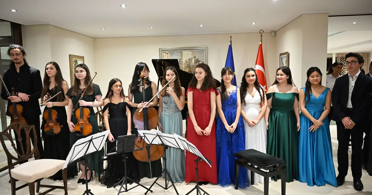 "Türkiye'nin Genç Yetenekleri"nden Brüksel'de yıl sonu konseri