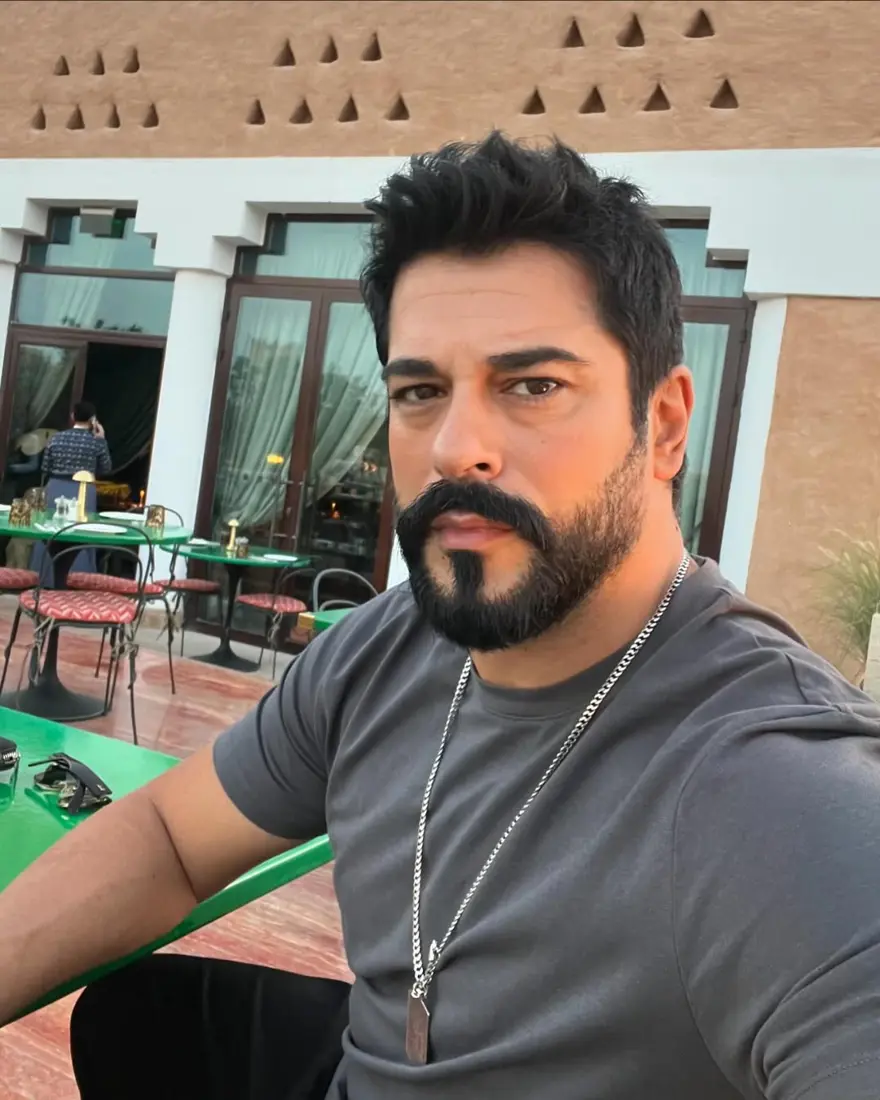 BURAK ÖZÇİVİT 1 BURAK ÖZÇİVİT 1