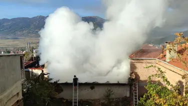 Yaşlı çift yangın kurbanı