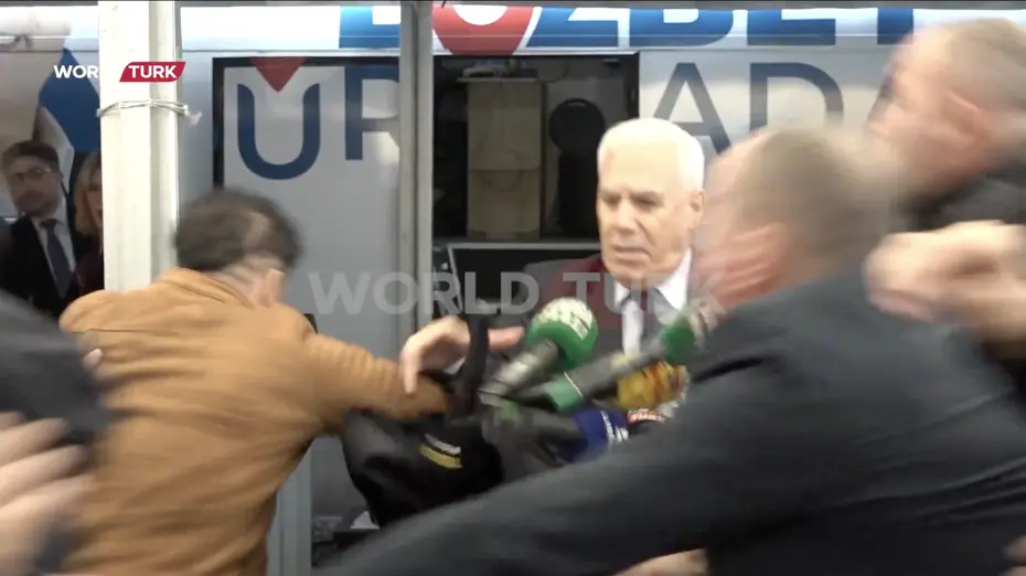 Bursa Büyükşehir Belediye Başkanı'na yumruklu saldırıda görüntüler ortaya çıktı