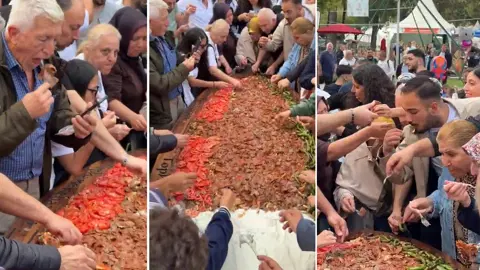 Bursa'da ilginç görüntü. 700 kişi aynı tepsiden 50 kilo iskender yedi