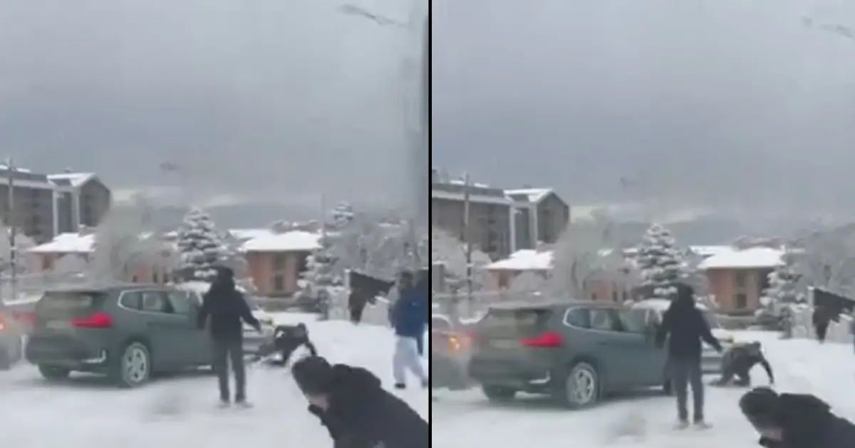 Bursa'da kayan araç vatandaşların arasına daldı