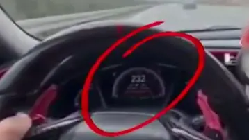 Otoyolda hız denemesi! Sosyal medyada paylaşınca yakalandı