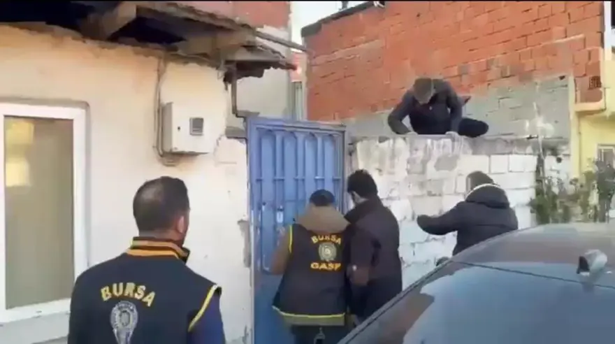 "7-8 KEZ TÜRKİYE'YE GELDİM, OLUMLU DÖNÜŞ ALAMADIM" 4