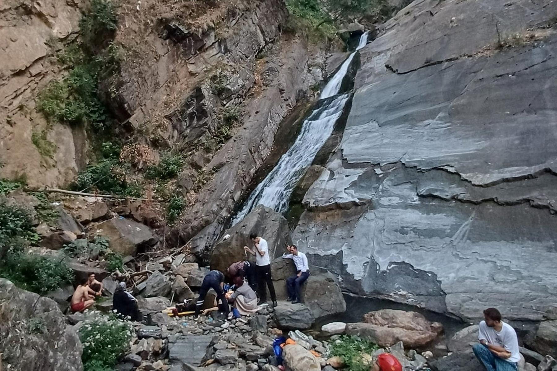 Bursa'da şelale kenarından uçuruma düşen kişi öldü