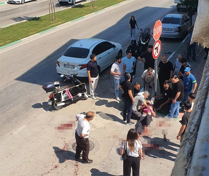 Bursa'da esnaf kavgası kanlı bitti. Kendi yarasını unutan baba evladı için çırpındı: "Oğlum sakın ölme" 1 Bursa'da esnaf kavgası kanlı bitti. Kendi yarasını unutan baba evladı için çırpındı: "Oğlum sakın ölme" 1