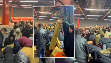 Her şeyi 100 liradan sattı, mağazada izdiham yaşandı