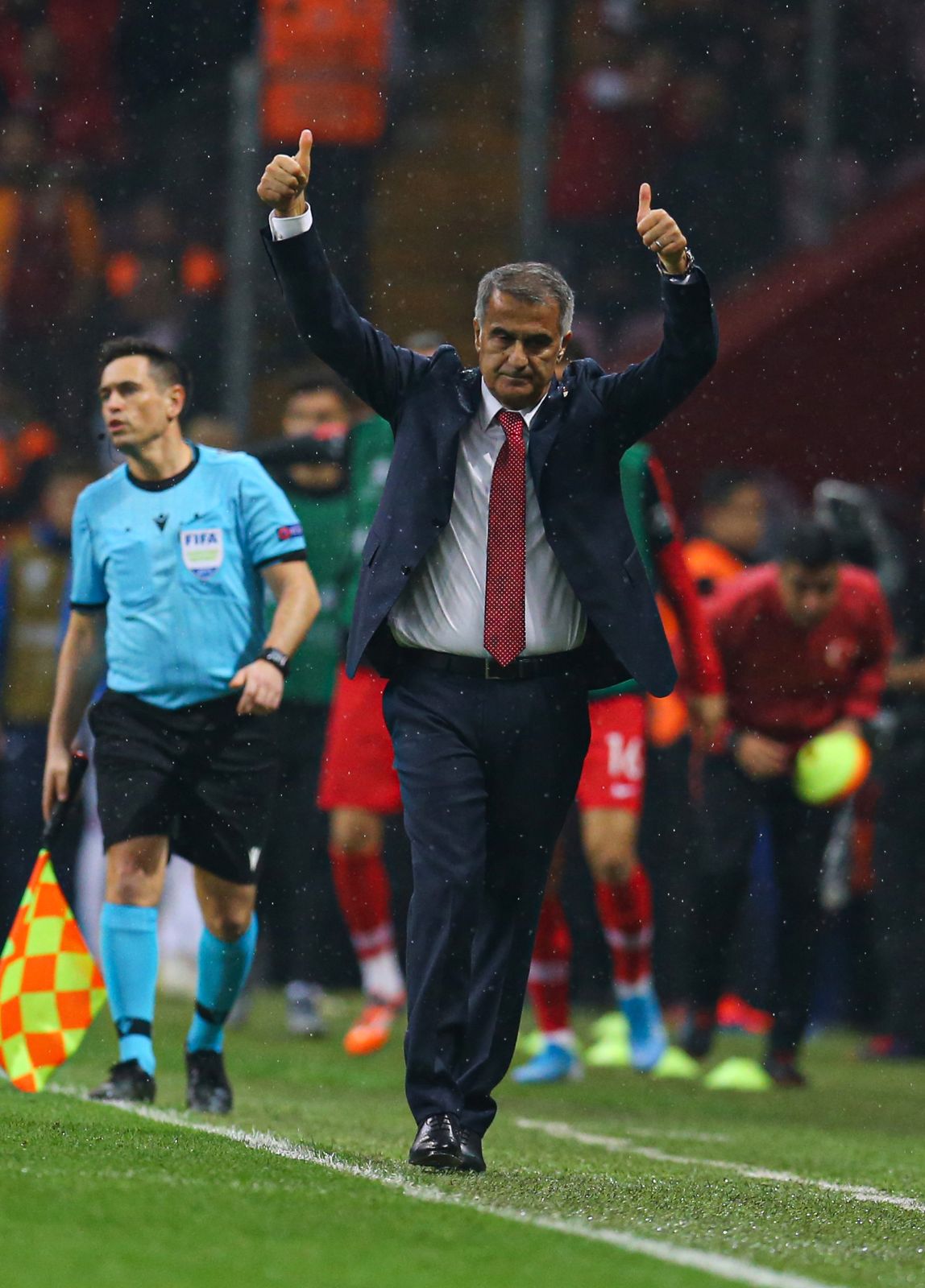 "Bu mutluluğun devam etmesi için daha çok çalışmalıyız"