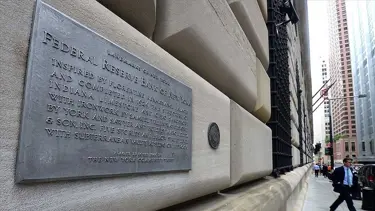 Fed'den üst düzey yetkililerin yatırımlarına yasaklama