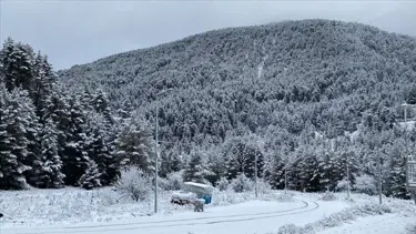 Yıldıztepe Kayak Merkezi'nde kar kalınlığı 45 santimetreye ulaştı