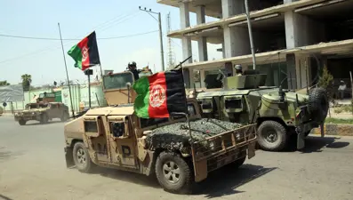 Taliban iki kişiyi stadyumda infaz etti