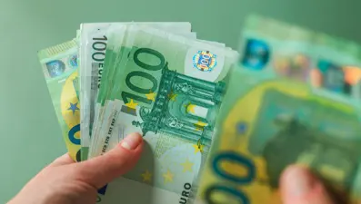 Almanya'da asgari ücrete zam:  Saatlik 14,60 euroya yükselecek