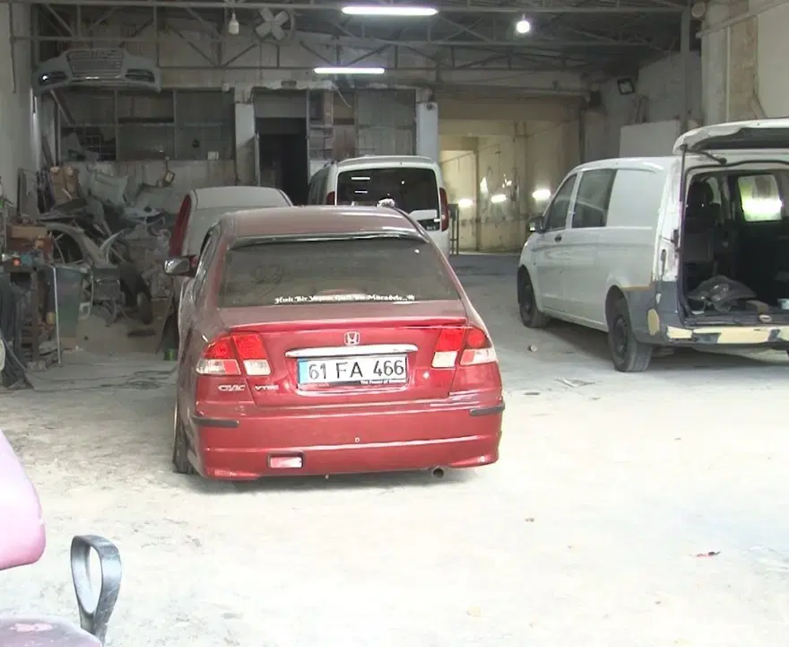 Siirt'ten Esenyurt'a araç almaya geldi, direksiyona geçer geçmez kaza yaptı 