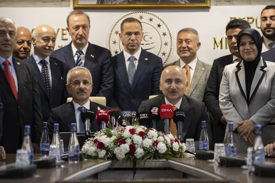 Bakanlıklarda devir teslim 13