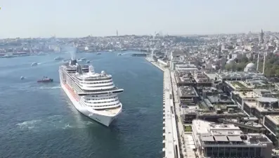 İlk seferinde İstanbul'a geldi, Galataport'a demir attı