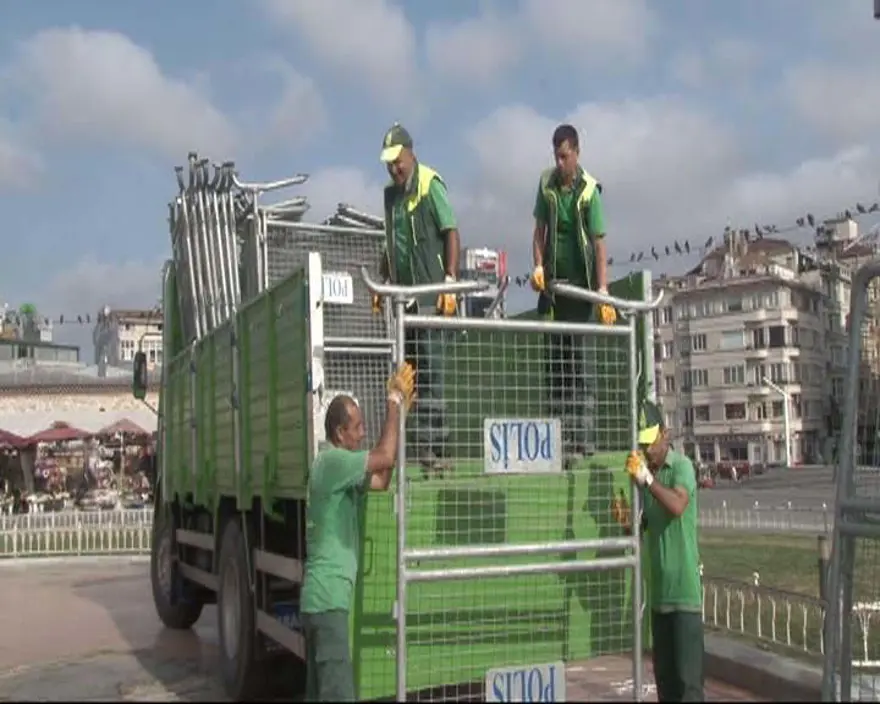 Taksim'de bariyerli önlem 5