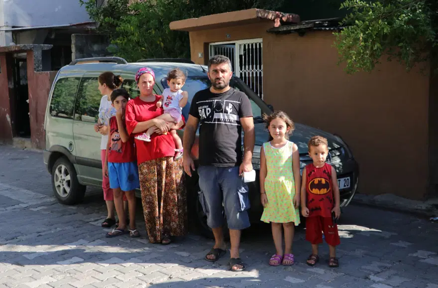 Adana'da bir mahalleyi böcekler istila etti 7 Adana'da bir mahalleyi böcekler istila etti 7