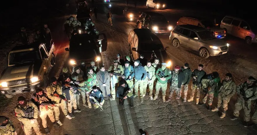 Barış Pınarı Harekatı bölgesinde hareketlilik: Suriye Milli Ordusu'ndan cepheye ağır silah sevkiyatı 4