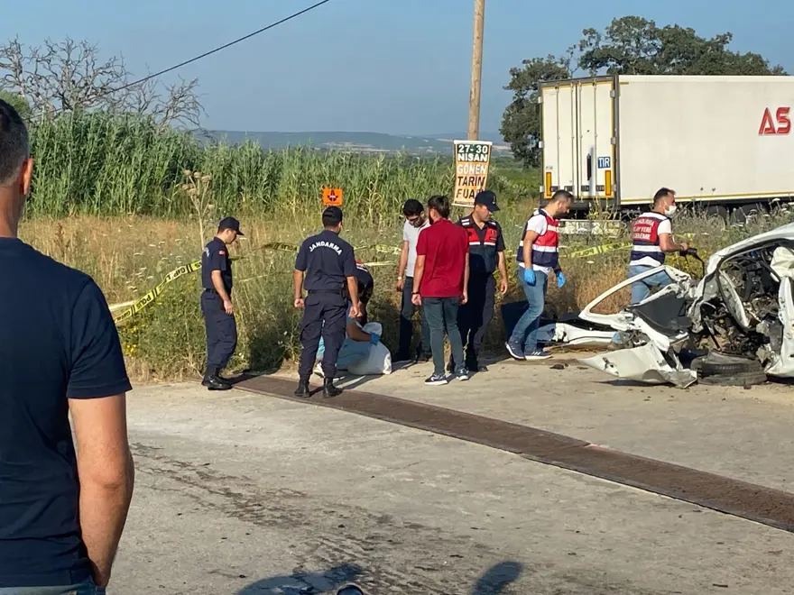 Feci kazada sürücü öldü, aracından çok sayıda uyuşturucuçıktı 11