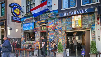 Amsterdam'dan turistlere karşı esrar hamlesi